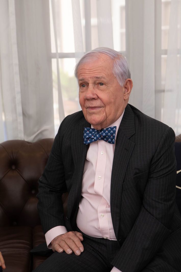 「とてつもなく大きな経済危機が待ち受けている」とジム・ロジャーズ氏は危惧する。