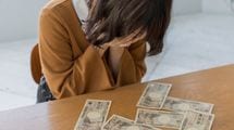 このままでは猫で暖を取る"貧困老人"になる…｢手取り10万円→資産3億円｣の地方OLが40代から始めた活動