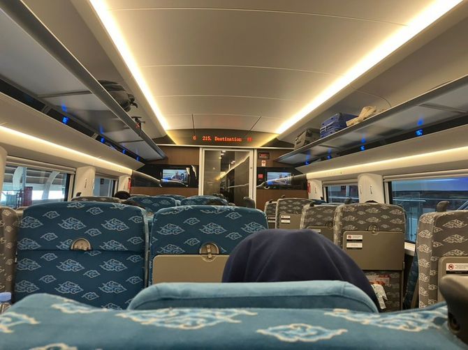 高速鉄道の内部。日本の新幹線と似ている。