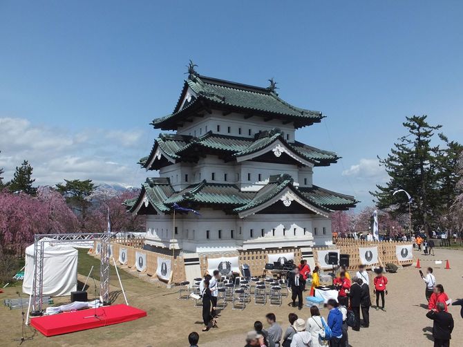 2016年春の弘前城天守閣