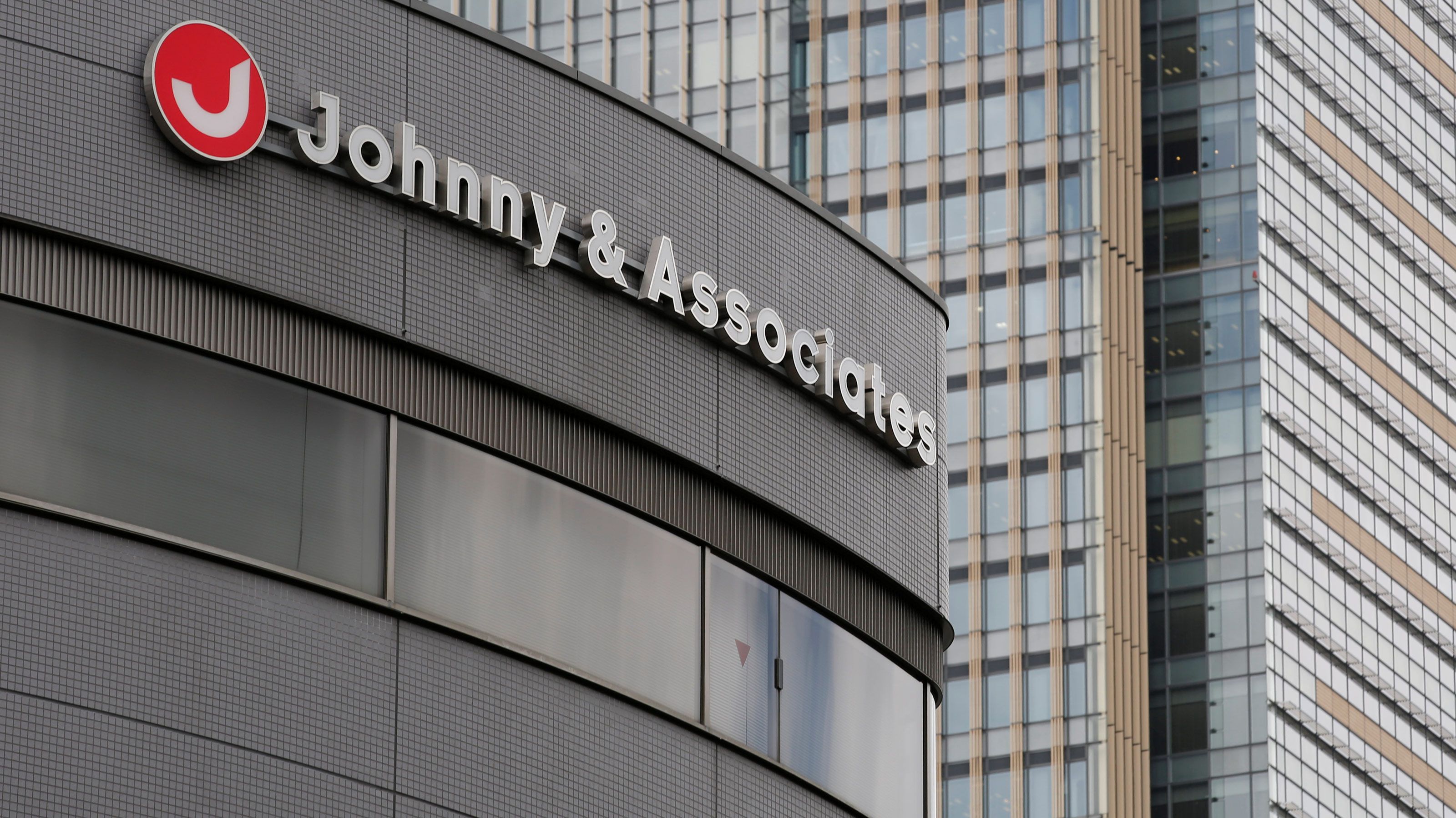 Smap 嵐 Tokio 稼ぎ頭のいないジャニーズ事務所は生き残れるか ルールがネット時代に逆行している President Online プレジデントオンライン