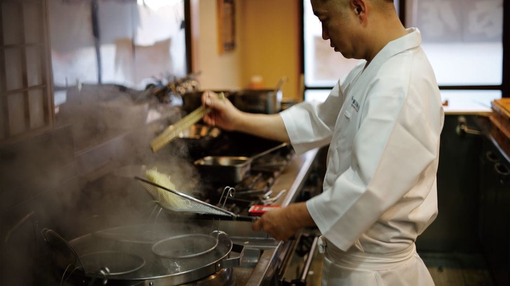 無化調で日本一｢飯田商店｣飯田将太が考える王道ラーメンの条件2つ…｢鶏ガラと豚の骨のスープ｣と意外な"もう1つ" 煮卵はどうしても入れたくない理由