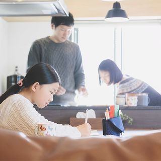 プロ家庭教師が断言 小学生は子供部屋で勉強させてはいけない リビングこそが 最適の環境だ President Online プレジデントオンライン