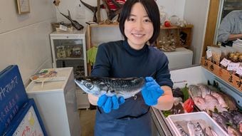 そりゃ安く作れるわけだ…｢牛肉でも豚肉でもない｣大人6人分のすき焼きを3000円に収めた"まさかの食材"