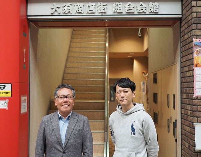 「若手の声にもちゃんと耳を傾けてくれることが嬉しい」と語る井上誠さん（右）