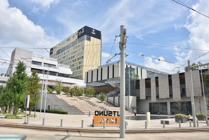 ライトラインの整備とともに宇都宮東口は再開発されて、大型商業施設や公共施設が立ち並ぶエリアに変貌した(2026年8月撮影)