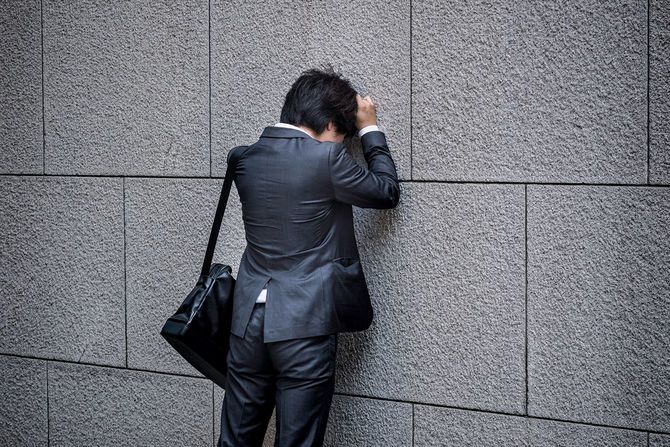 うつ病のアジアのビジネスマン