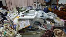 まずは｢5万円分の食品類｣を処分することに…孤独死した80代の母親が｢ゴミ屋敷｣に住んでいた理由