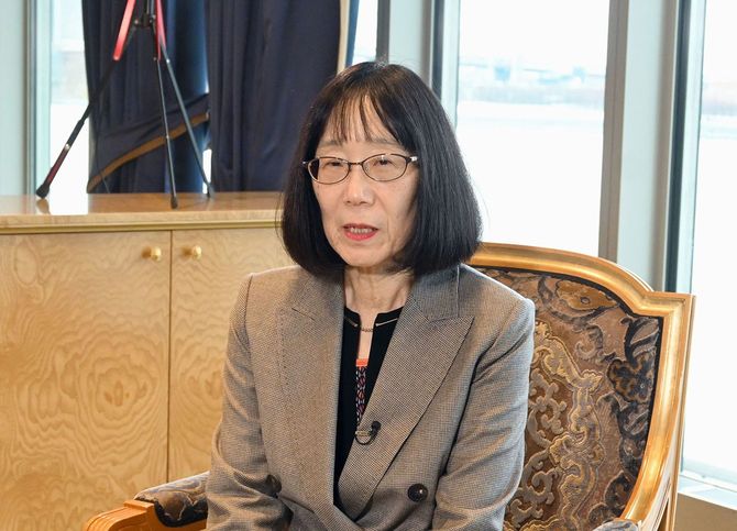 ニューヨークの国連本部で取材に応じる赤根智子氏