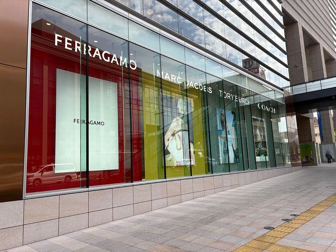 かつてルイ・ヴィトンが並んでいた京成百貨店のショーウィンドウ