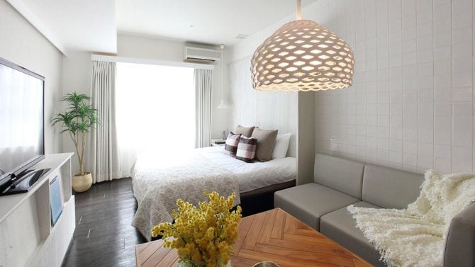 ラブホテルとは思えない明るい室内