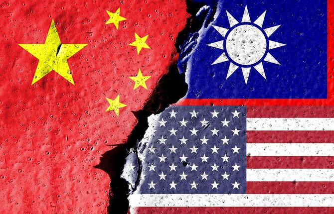 中華人民共和国の旗。アメリカ合衆国の国旗。台湾旗