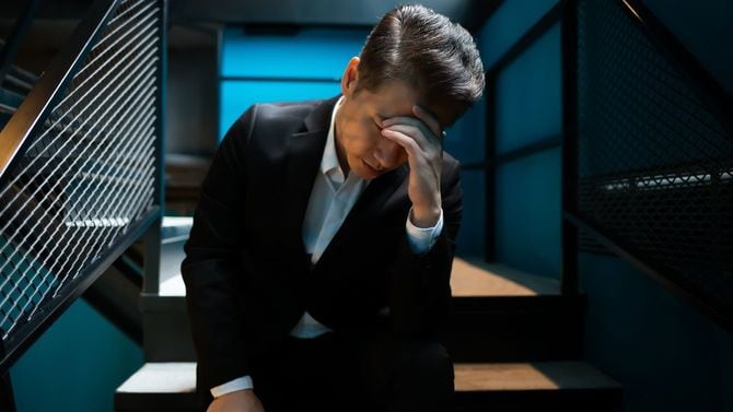 動揺するビジネスマン