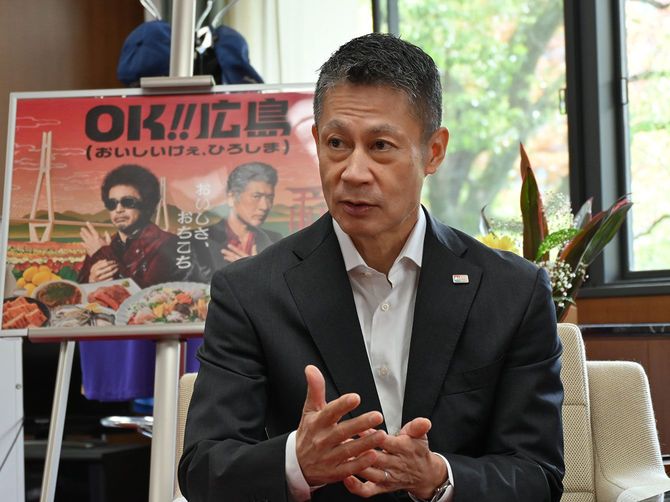 国が変わるためには学びの再構築が必要と感じていた湯﨑氏は、低学年児童の教育にも力を入れてきた。