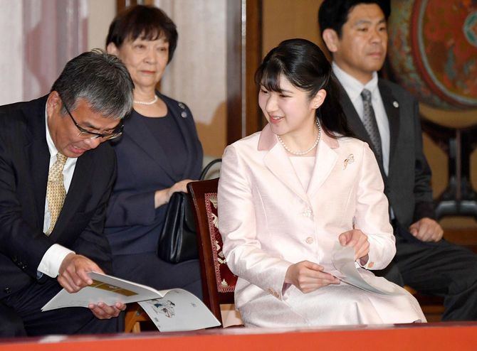 宮内庁楽部による春季雅楽演奏会に臨まれる天皇、皇后両陛下の長女愛子さま＝2025年4月27日、皇居（代表撮影）