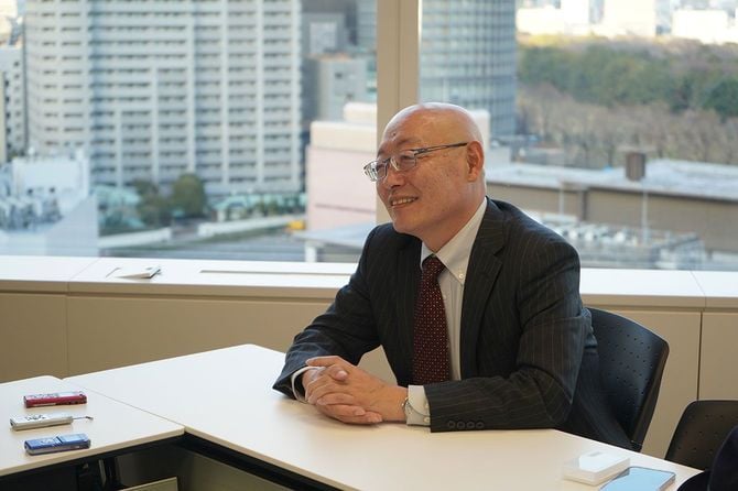 取材に答える静岡大学教授の楊海英さん