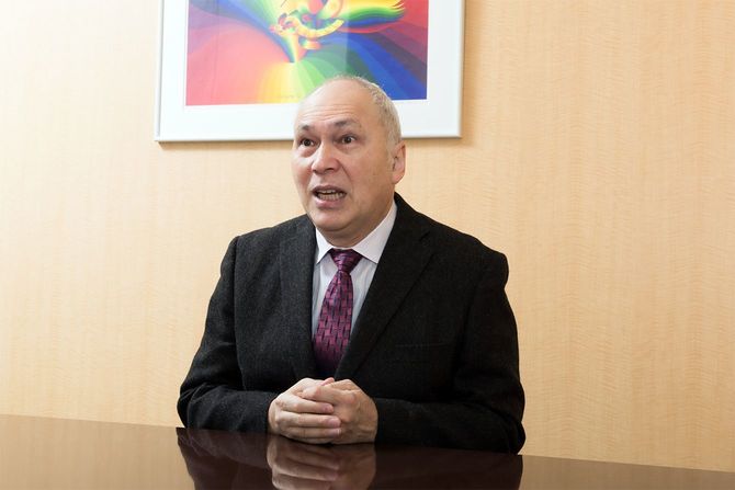 国際ジャーナリストでミュージシャンのモーリー・ロバートソン氏