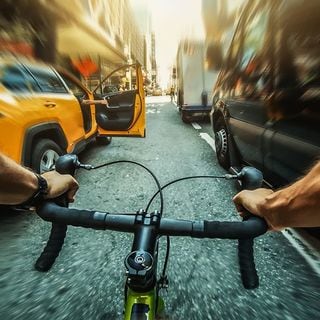 道路上の最恐車両」トラックドライバーが自転車を怖がる3つの理由 危険