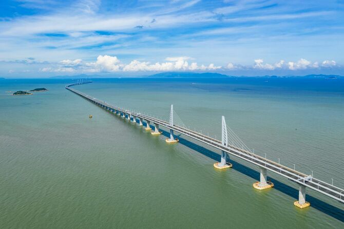 香港・珠海・マカオを結ぶ大型海上自動車道である港珠澳大橋