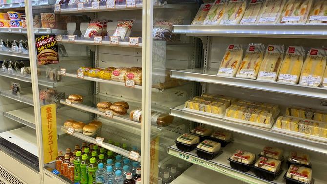 軽食しか置いていないPAも