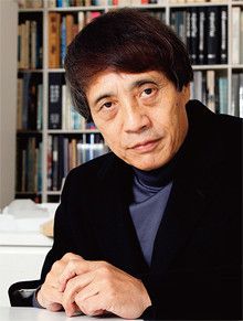 <strong>建築家 安藤忠雄</strong>●1941年、大阪府生まれ。69年に安藤忠雄建築研究所を設立。イェール大、コロンビア大、ハーバード大の客員教授を務め、97年東京大学教授、2003年から名誉教授に。95年にプリツカー賞を受賞。世界を代表する建築家の一人である。