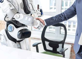 「ロボットアドバイザー」は信用できるか