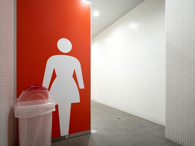 女性用の公衆トイレ