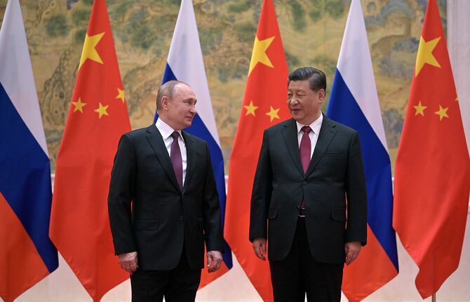 ロシアのウラジーミル・プーチン大統領（左）と中国の習近平国家主席