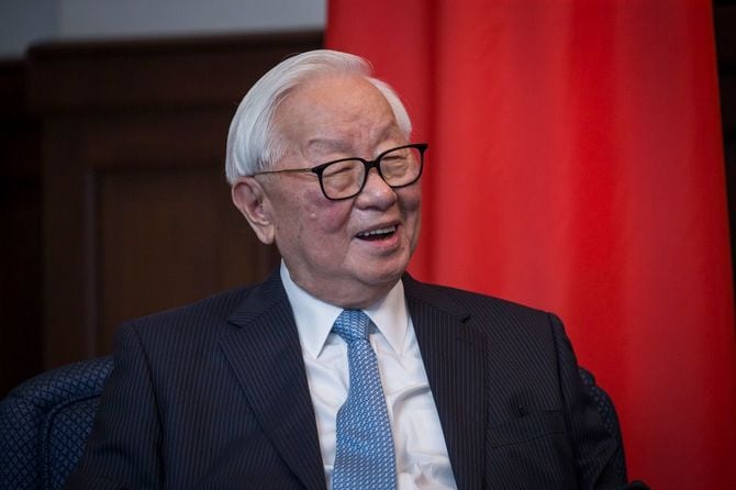 台湾総統府で蔡英文総統と会談するモリス・チャン氏