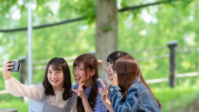 友人同士で撮影