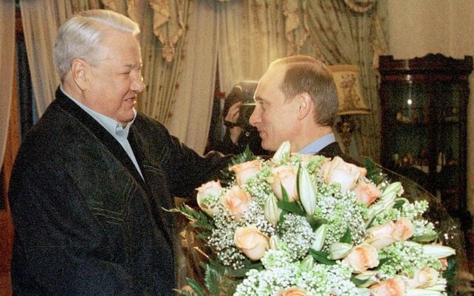 ウラジミール・プーチンとボリス・エリツィン（2000年3月27日）