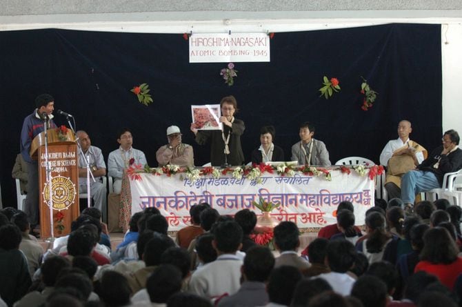 被爆体験の証言活動をする岡田美恵子さん