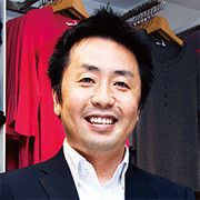 <strong>ユニクロ銀座店店長・松本晃明</strong>●1972年生まれ。95年ファーストリテイリング入社。スーパーパイザー等を経て2007年より現職。