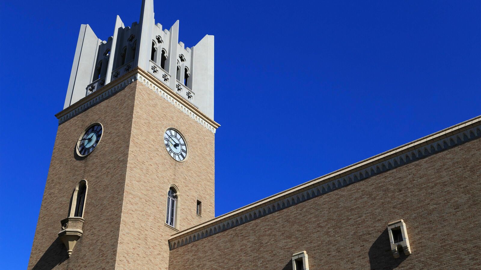 なぜ早稲田は｢中国人留学生が最も多い大学｣なのか…中国人富裕層が｢安､安､安｣な留学先と話すワケ 競争率は10分の1なのにブランド力がある