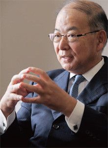 <strong>JR東海社長 山田佳臣</strong>●1949年1月7日、東京都生まれ。71年7月、日本国有鉄道入社。87年4月、JR東海入社。99年、常務。2002年、専務。04年6月、副社長。10年4月、現職。