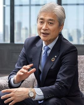 小西康弘（こにし・やすひろ）