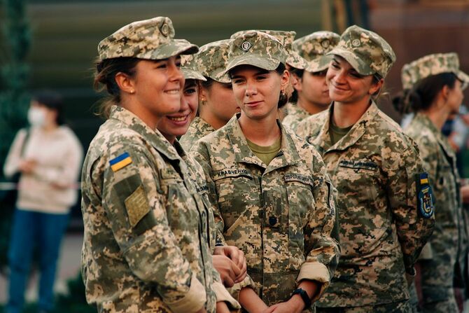 ウクライナ女性兵士