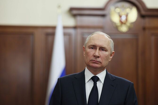 テレビ演説を行うプーチン大統領＝2023年6月26日、モスクワ