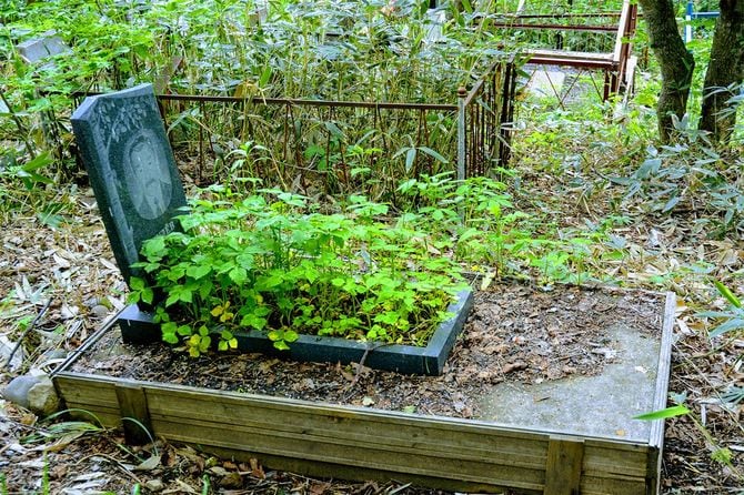 ロシア（ロシア正教墓地）の土葬墓地
