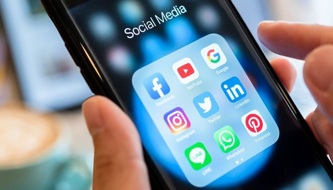 スマートフォン　SNS