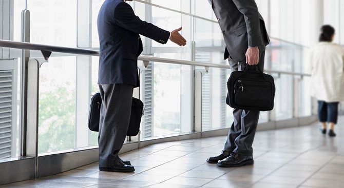 ビジネスマンの挨拶