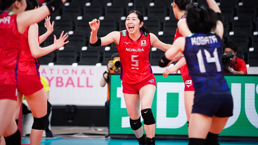 ｢ママ､行かないで｣すがる娘と共に7年､女子バレー主将･荒木絵里香の葛藤と覚悟 引退を延期し五輪と子育てを両立