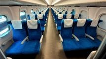｢一仕事して新幹線で靴を脱いで､はぁ疲れた｣はアリか…｢不快｣という人に｢気にしすぎ｣と反論する人の言い分