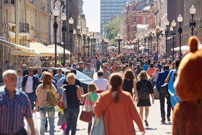 モスクワの有名な歩行者天国「アルバート通り」