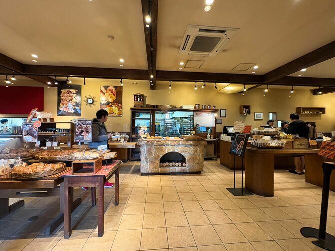 国産小麦パン工房フルフル松崎本店店内