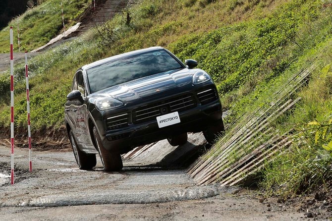 『ポルシェ・エクスペリエンスセンター東京』敷地内