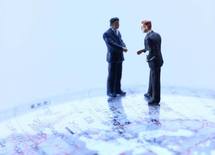 「英語は不可欠、でも本気になれない」オジサンのお尻に火を点ける！