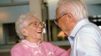 世界･笑い死に列伝! 笑いは免疫力を上げるが､笑いすぎて死んだ人もいる