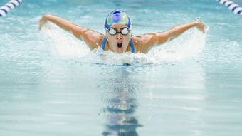 いつも鍛えている水泳選手ですら｢肩こり｣に苦しむ…フィジカルトレーナーが教える｢悪化を招く意外な原因｣