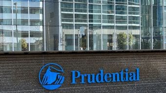 ｢プルゴリ｣でも｢保険のおばちゃん｣に勝てなかった…｢31億円詐取｣を起こしたプルデンシャル生命社員の"焦り"